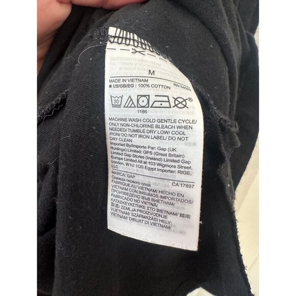 Gap women’s size medium, black short sleeve shirt - Picture 7 of 10